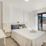Atico Cardon شقة